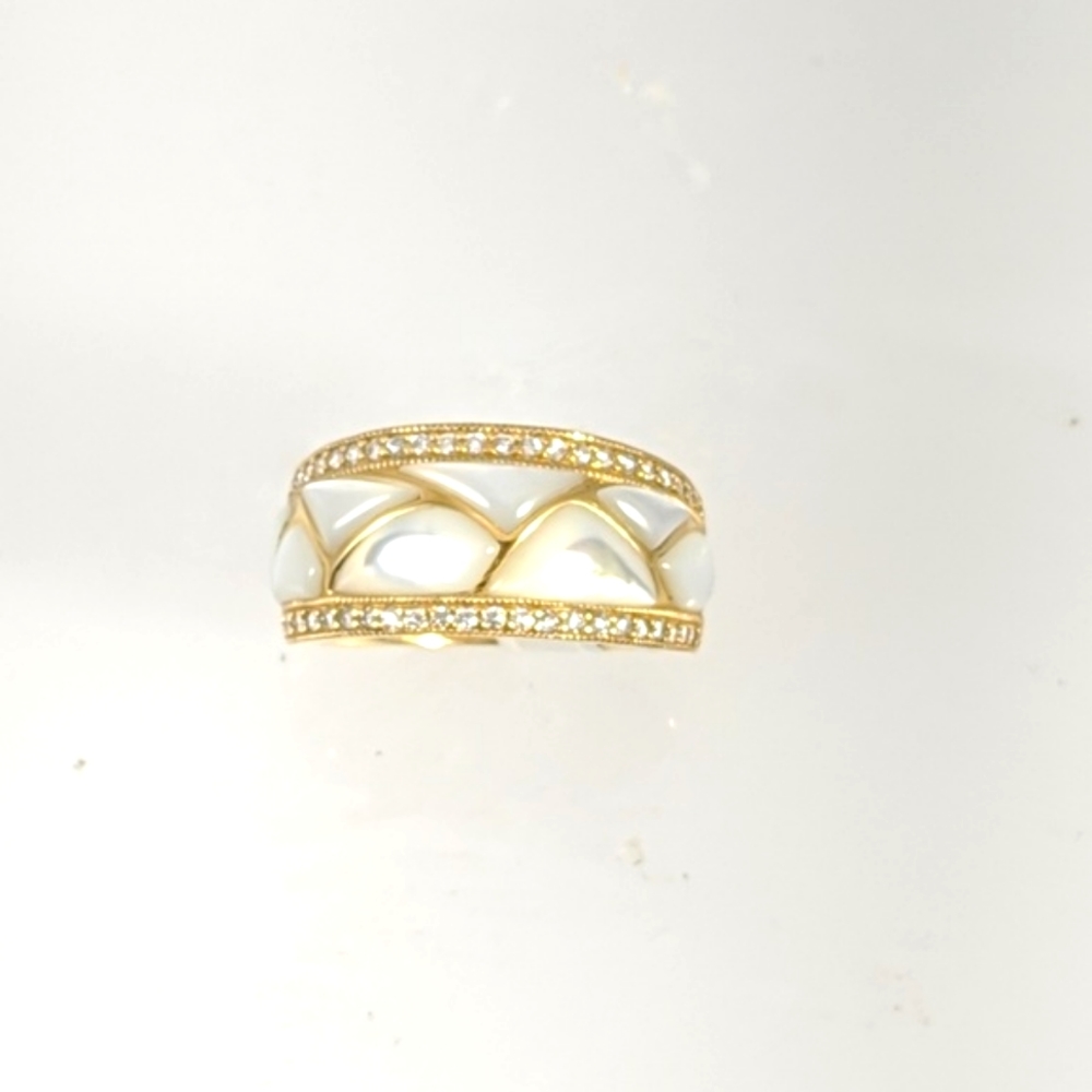 Mother of pearls ring 'Kabana'